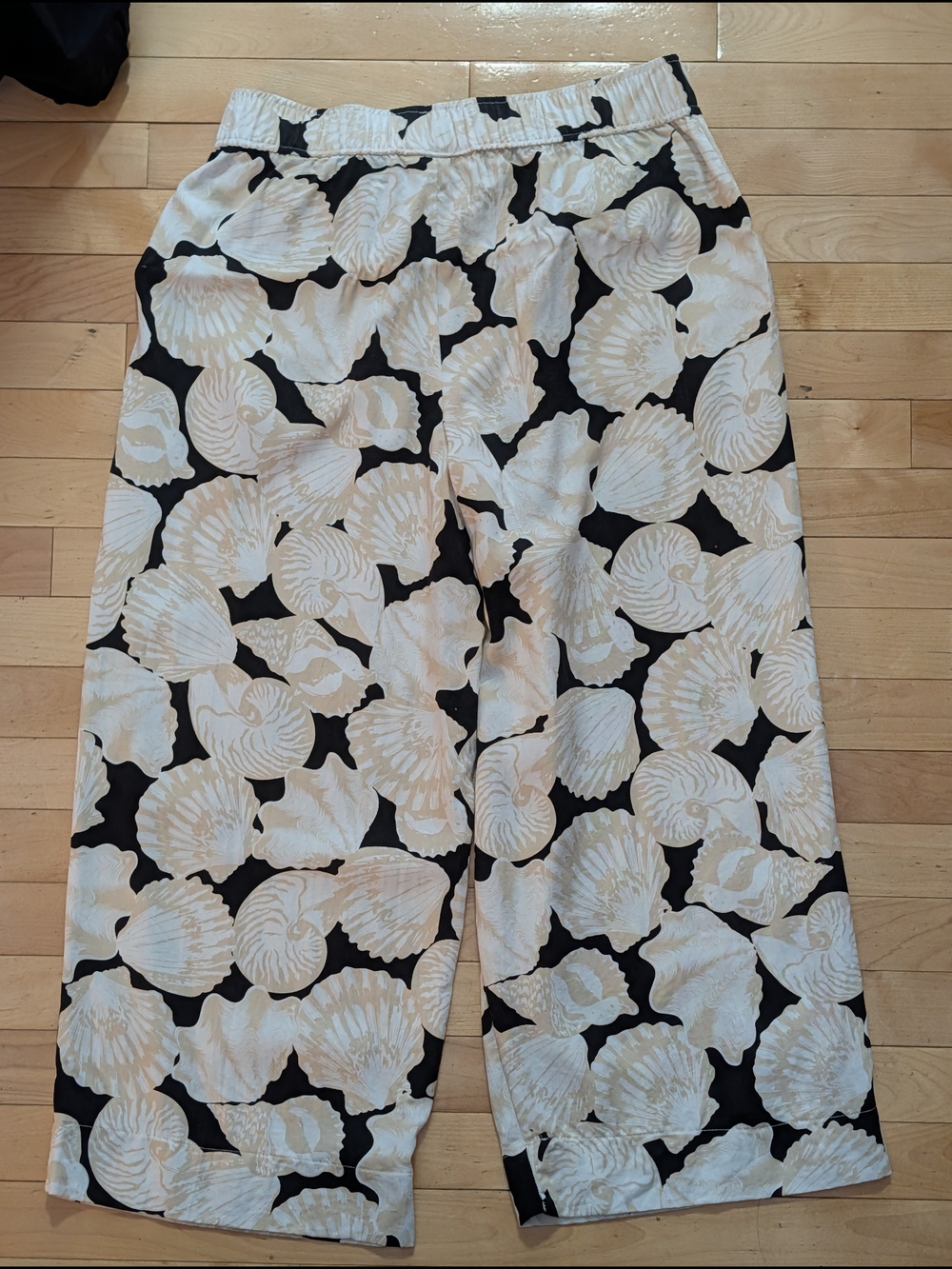 Jules & Leopold Shell-Pattern Wide Leg Pants - Picture 4 of 8